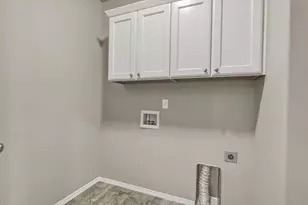 2426 NW Hemlock Wy, Redmond, OR 97756 - Photo 21