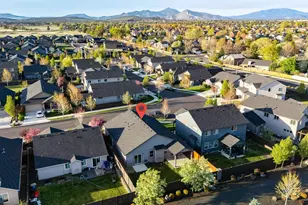 2426 NW Hemlock Wy, Redmond, OR 97756 - Photo 31