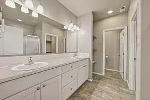 2426 NW Hemlock Wy, Redmond, OR 97756 - Photo 17