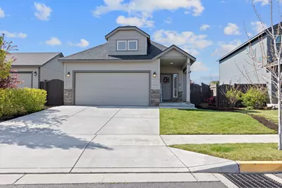 2426 NW Ivy Way, Redmond, OR 97756 - Photo 1
