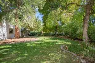 719 NW 3rd St, Grants Pass, OR 97526 - Photo 45
