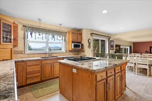 944 Sleepy Hollow Loop, Grants Pass, OR 97527 - Photo 9