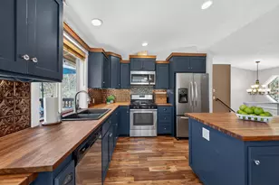 1213 SE Teakwood Dr, Bend, OR 97702 - Photo 13