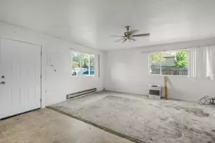 2360 Redwood Ave, Grants Pass, OR 97527 - Photo 3