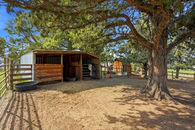 61280 Larsen Road, Bend, OR 97702 - Photo 31