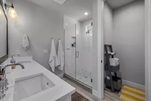 84 NW Portland Ave, Bend, OR 97703 - Photo 17