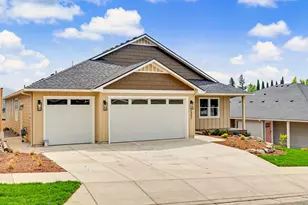 3352 Viewpoint Dr, Medford, OR 97504 - Photo 5