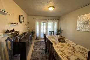 835 Cherry St, Medford, OR 97501 - Photo 5