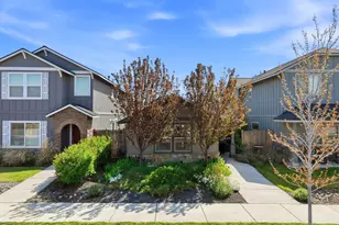 240 NW 30th St, Redmond, OR 97756 - Photo 3