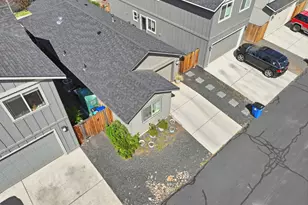 240 NW 30th St, Redmond, OR 97756 - Photo 27