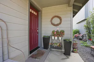 240 NW 30th St, Redmond, OR 97756 - Photo 7