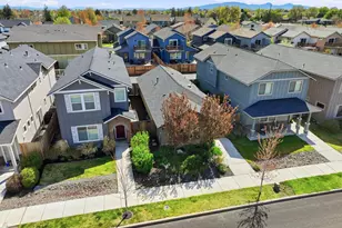 240 NW 30th St, Redmond, OR 97756 - Photo 23