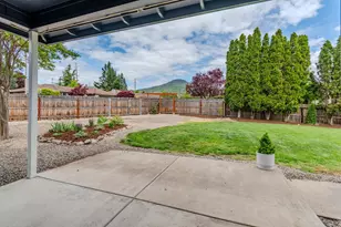 1676 Edgevale Ave, Medford, OR 97504 - Photo 29