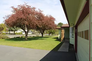 5611 Valleyview Ln, Klamath Falls, OR 97601 - Photo 5