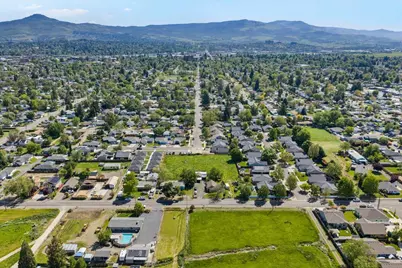 849 Cherry Street, Medford, OR 97501 - Photo 7