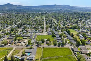 849 Cherry St, Medford, OR 97501 - Photo 7