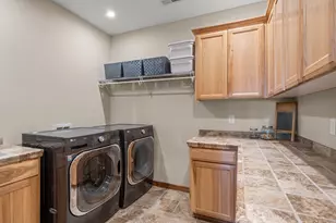 597 Pierce Rd, Medford, OR 97504 - Photo 25