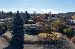 501 Buckhorn Ln, Shady Cove, OR 97539 - Photo 3