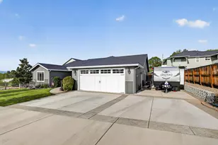 46 Terra Linda, Eagle Point, OR 97524 - Photo 3