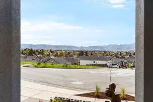2802 High Cedars Ln, Medford, OR 97504 - Photo 11