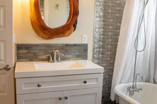 605 NW Delaware Ave, Bend, OR 97703 - Photo 9