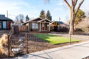 605 NW Delaware Ave, Bend, OR 97703 - Photo 3