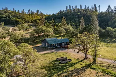 1884 S Obenchain Road, Eagle Point, OR 97524 - Photo 45