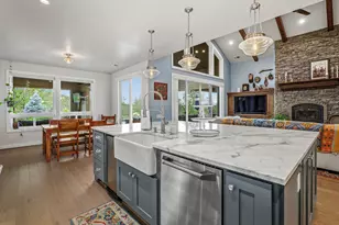 1884 S Obenchain Rd, Eagle Point, OR 97524 - Photo 19