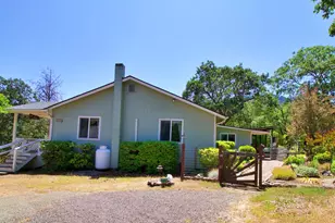 455 Crystal Dr, Grants Pass, OR 97527 - Photo 5