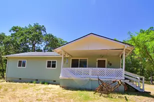 455 Crystal Dr, Grants Pass, OR 97527 - Photo 3