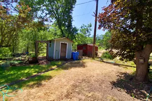 455 Crystal Dr, Grants Pass, OR 97527 - Photo 29