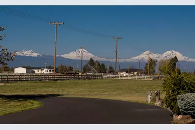 20900 SW Young Avenue, Bend, OR 97703 - Photo 31