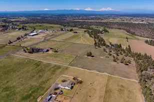 20900 SW Young Ave, Bend, OR 97703 - Photo 61
