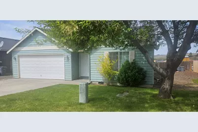 578 NE Marigold Street, Madras, OR 97741 - Photo 1
