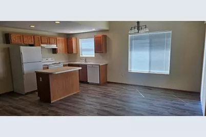 578 NE Marigold Street, Madras, OR 97741 - Photo 3