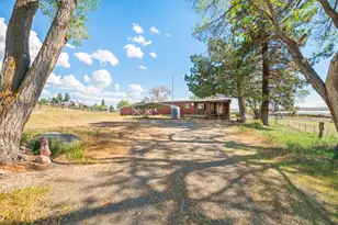 133 SW Tompsett St, Madras, OR 97741 - Photo 1