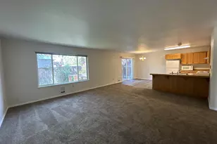 2211 SW Quartz Ave, Redmond, OR 97756 - Photo 3