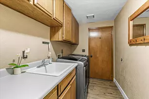 3173 Sycamore Wy, Medford, OR 97504 - Photo 21