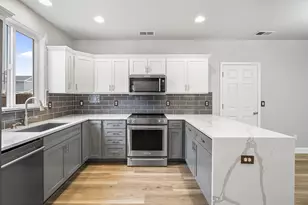 1320 NE 3rd St, Redmond, OR 97756 - Photo 15