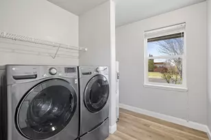 1320 NE 3rd St, Redmond, OR 97756 - Photo 27