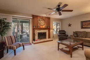 827 E Desperado Trail, Sisters, OR 97759 - Photo 3