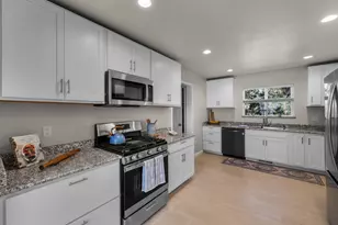 1736 SE Ironwood Ct, Bend, OR 97702 - Photo 9