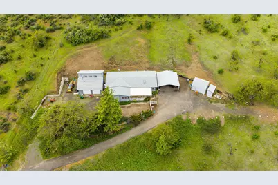 1374 W Linn Road, Eagle Point, OR 97524 - Photo 7