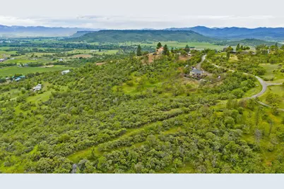 1374 W Linn Road, Eagle Point, OR 97524 - Photo 5
