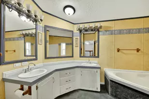 1374 W Linn Rd, Eagle Point, OR 97524 - Photo 27