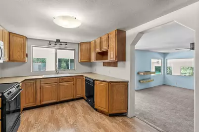 18142 Highway 58, Crescent Lake, OR 97733 - Photo 15