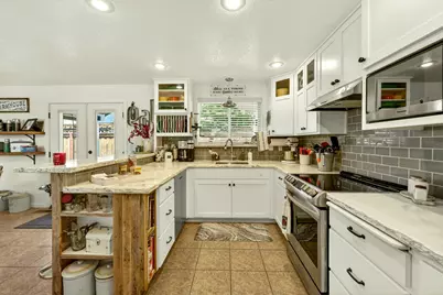 1380 Forestview Drive, Grants Pass, OR 97527 - Photo 15
