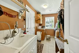 1380 Forestview Dr, Grants Pass, OR 97527 - Photo 33