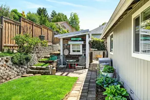 1380 Forestview Dr, Grants Pass, OR 97527 - Photo 43