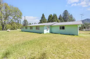 637 Covered Bridge Rd, Rogue River, OR 97537 - Photo 3